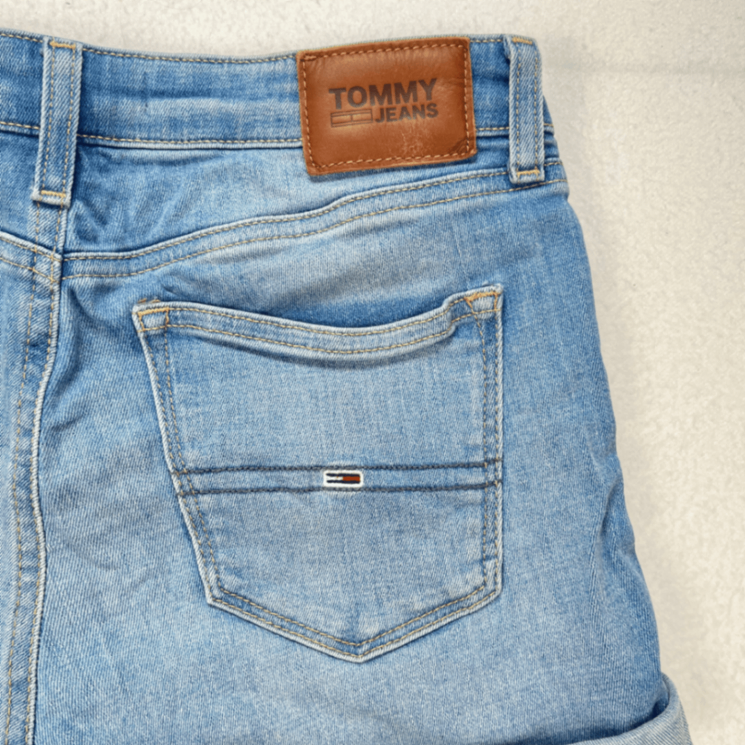 pre-loved Tommy Jeans Shorts Gr. 27