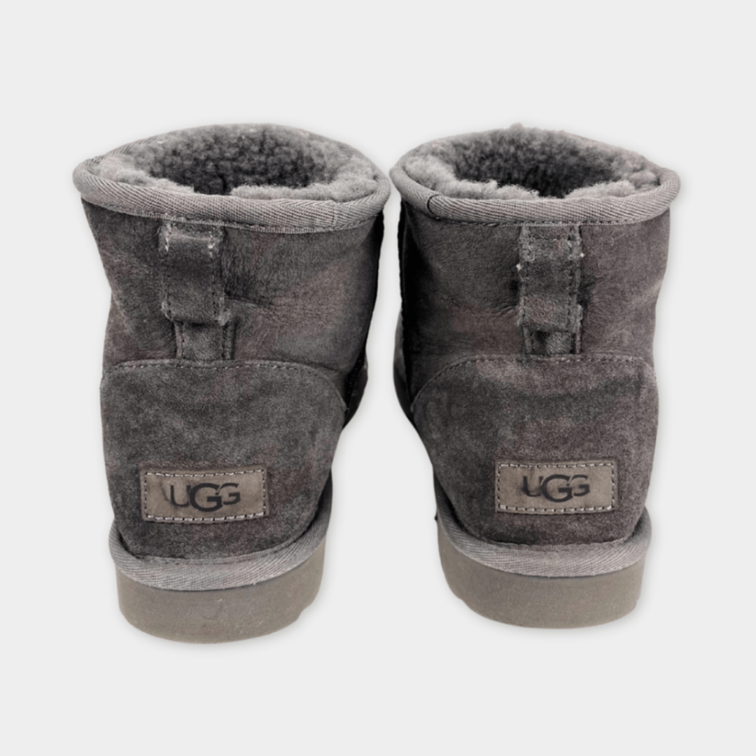 pre-loved UGGs Winterschuhe Gr. 39