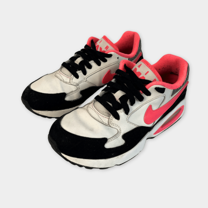 Nike Sneaker Gr. 5, 37