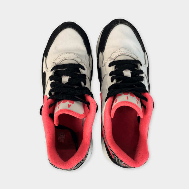 Nike Sneaker Gr. 5, 37