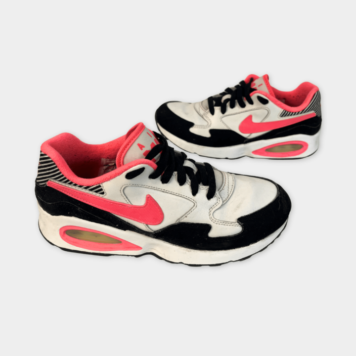 Nike Sneaker Gr. 5, 37